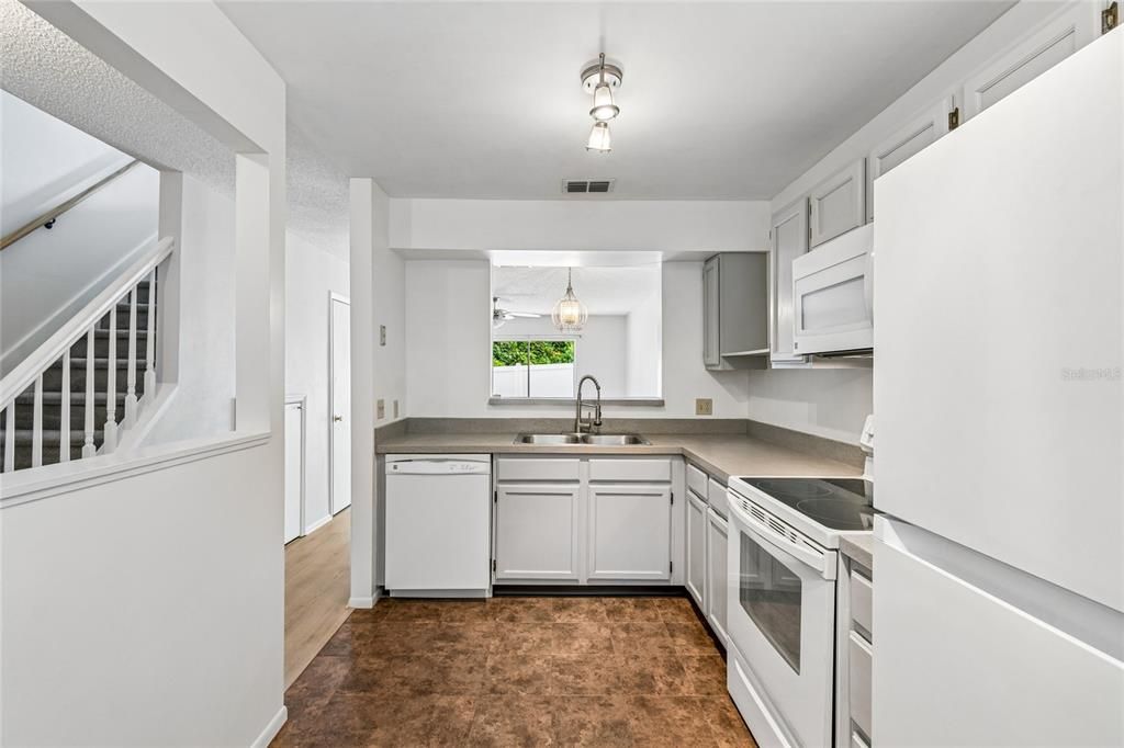 En Venta: $215,000 (2 camas, 2 baños, 1056 Pies cuadrados)