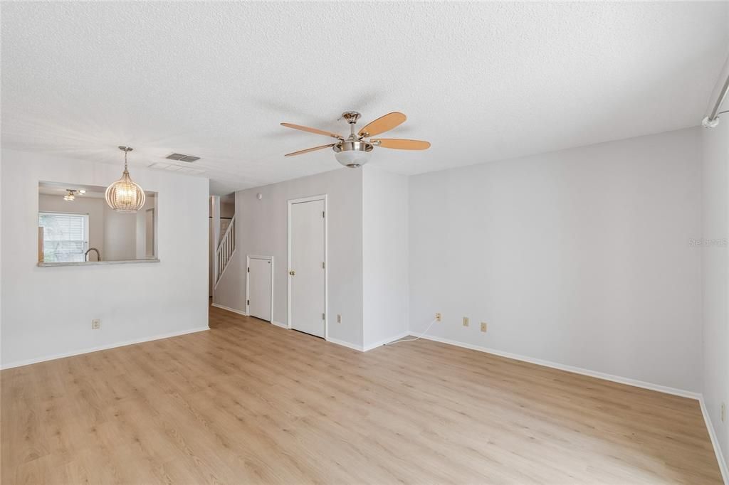 En Venta: $215,000 (2 camas, 2 baños, 1056 Pies cuadrados)