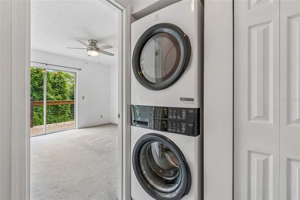 En Venta: $215,000 (2 camas, 2 baños, 1056 Pies cuadrados)
