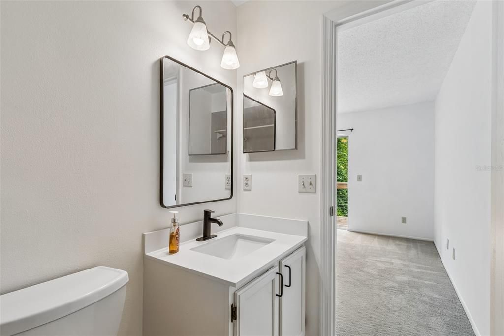 En Venta: $215,000 (2 camas, 2 baños, 1056 Pies cuadrados)
