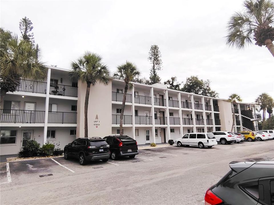 For Rent: $1,150 (2 beds, 1 baths, 744 Square Feet)