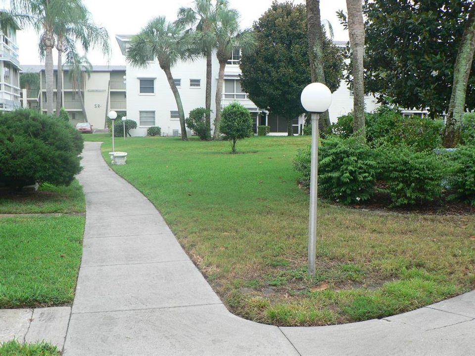 For Rent: $1,150 (2 beds, 1 baths, 744 Square Feet)
