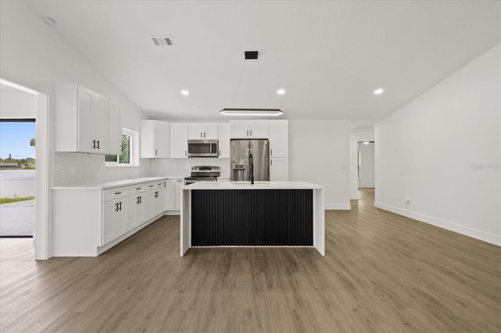 For Sale: $517,900 (4 beds, 2 baths, 1702 Square Feet)