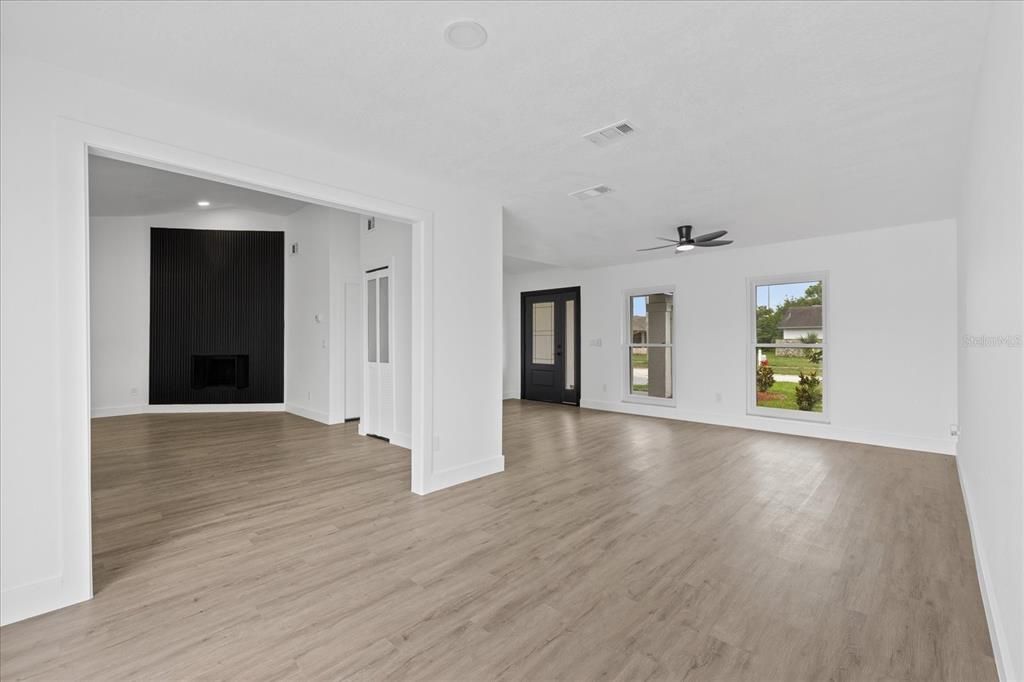 For Sale: $517,900 (4 beds, 2 baths, 1702 Square Feet)