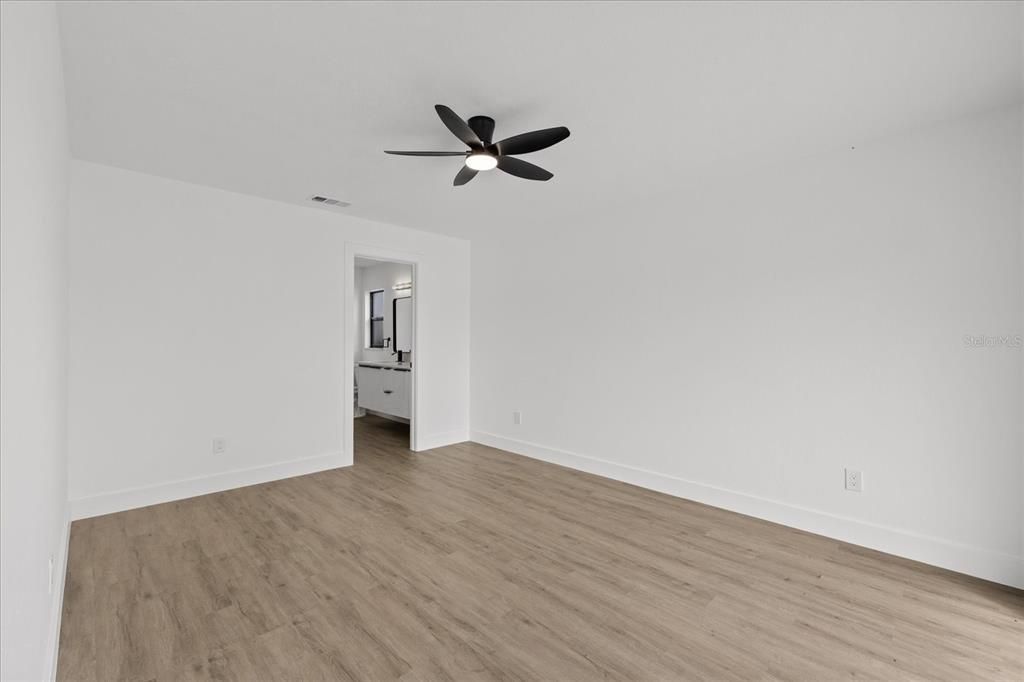 For Sale: $517,900 (4 beds, 2 baths, 1702 Square Feet)