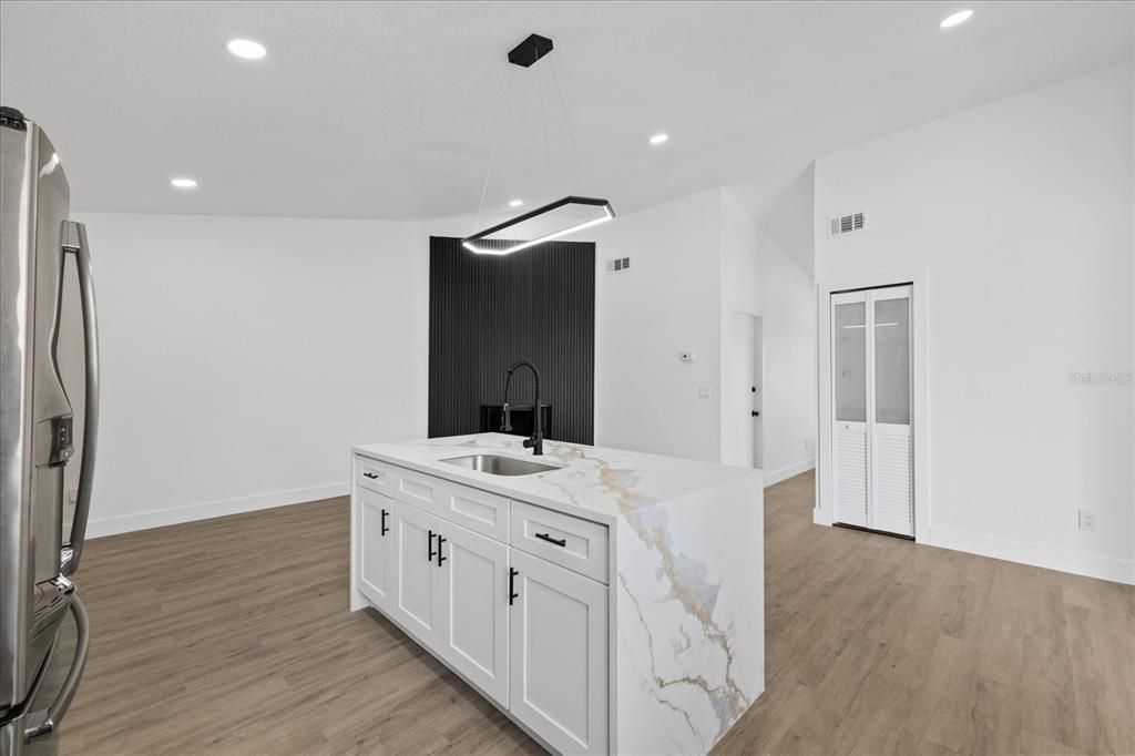 For Sale: $517,900 (4 beds, 2 baths, 1702 Square Feet)