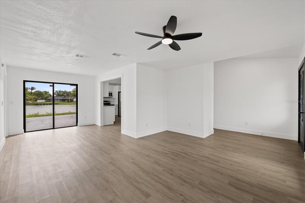 For Sale: $517,900 (4 beds, 2 baths, 1702 Square Feet)