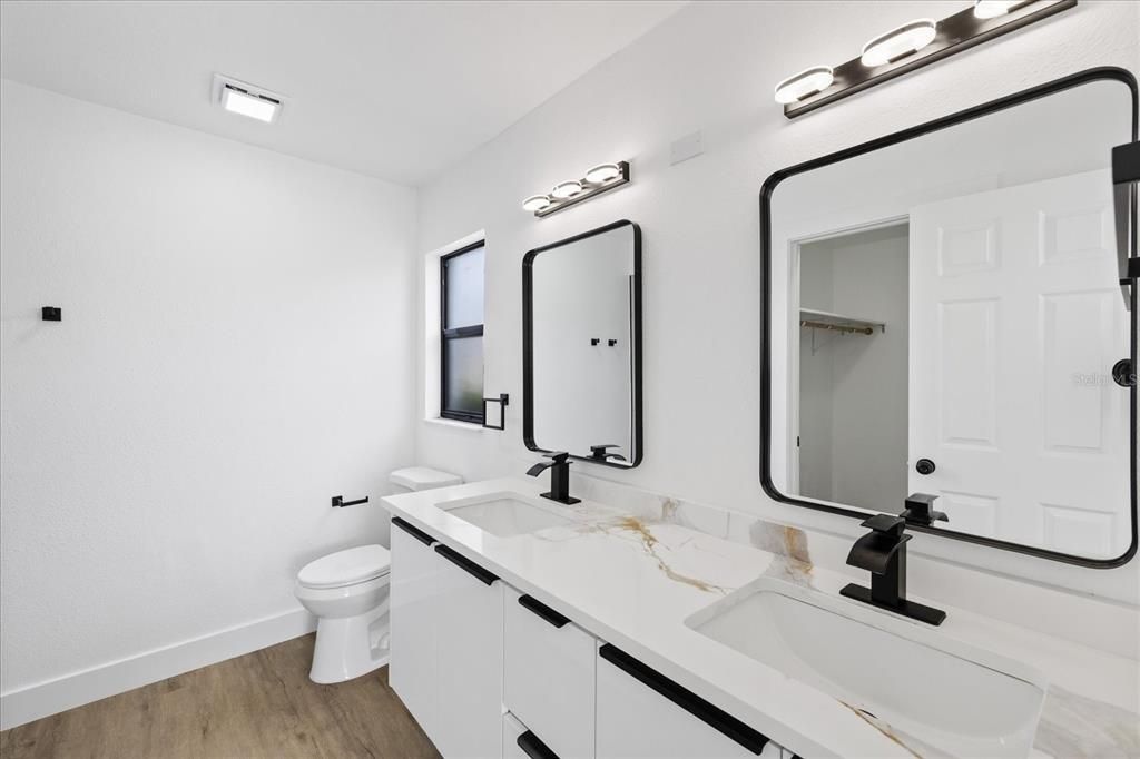 For Sale: $517,900 (4 beds, 2 baths, 1702 Square Feet)