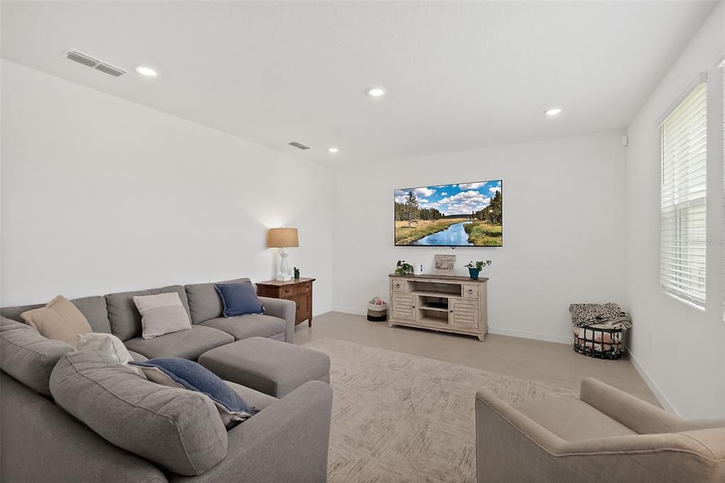 For Sale: $382,900 (4 beds, 2 baths, 2340 Square Feet)