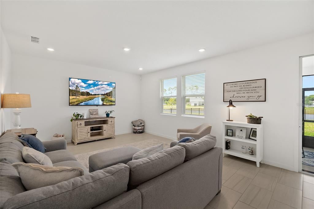 For Sale: $382,900 (4 beds, 2 baths, 2340 Square Feet)