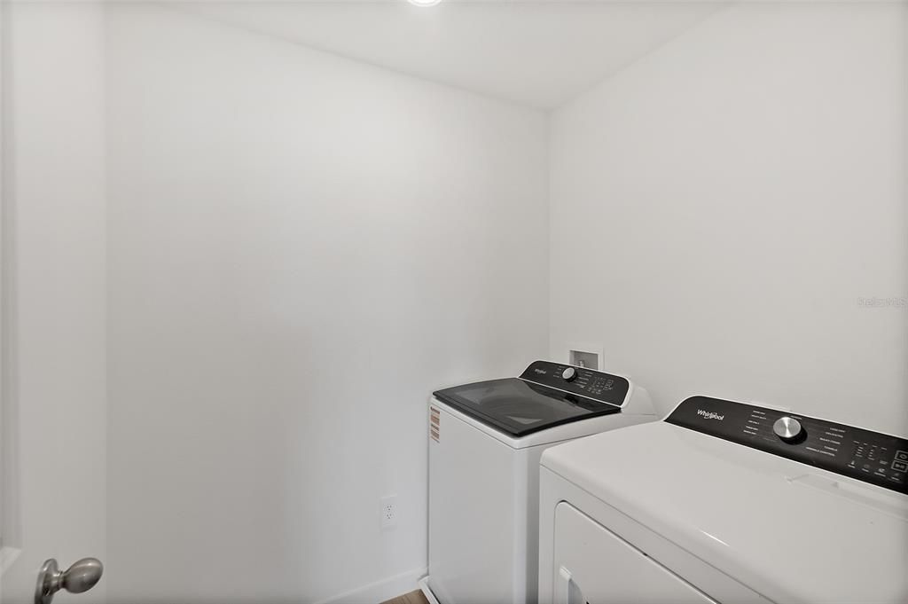 For Sale: $382,900 (4 beds, 2 baths, 2340 Square Feet)