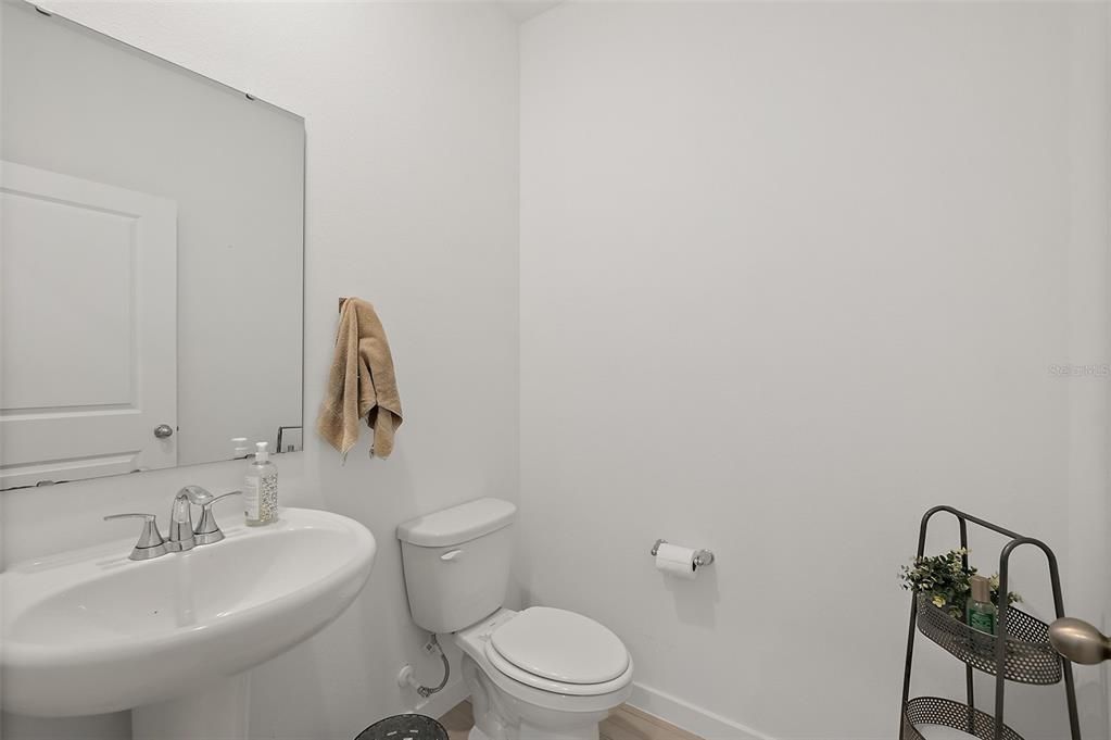 For Sale: $382,900 (4 beds, 2 baths, 2340 Square Feet)