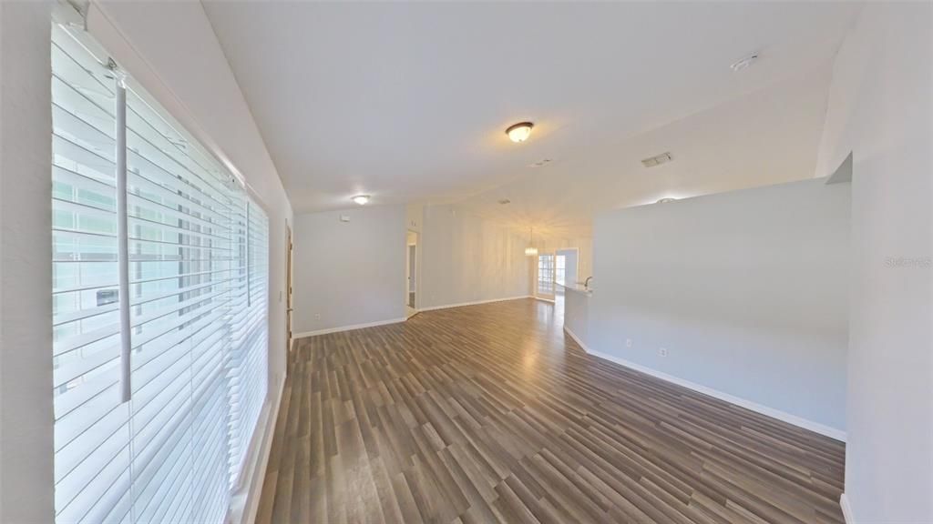 For Rent: $1,750 (3 beds, 2 baths, 1805 Square Feet)