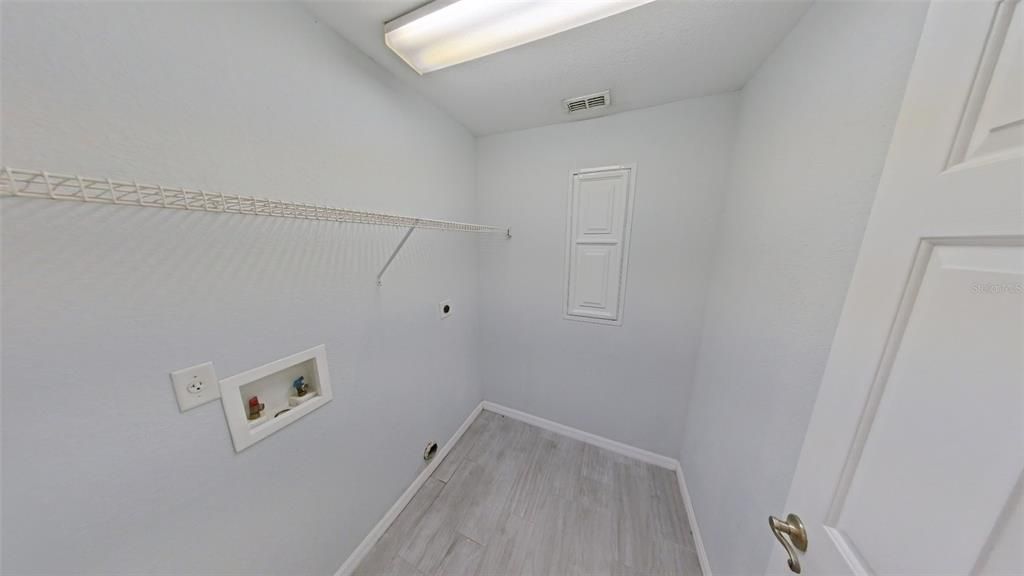 For Rent: $1,750 (3 beds, 2 baths, 1805 Square Feet)