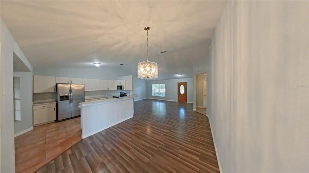 For Rent: $1,750 (3 beds, 2 baths, 1805 Square Feet)