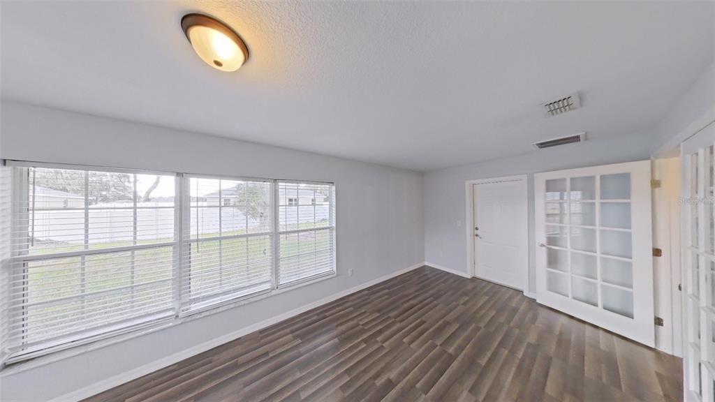 For Rent: $1,750 (3 beds, 2 baths, 1805 Square Feet)