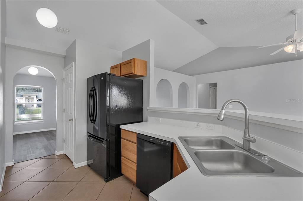 For Sale: $220,000 (3 beds, 2 baths, 1615 Square Feet)