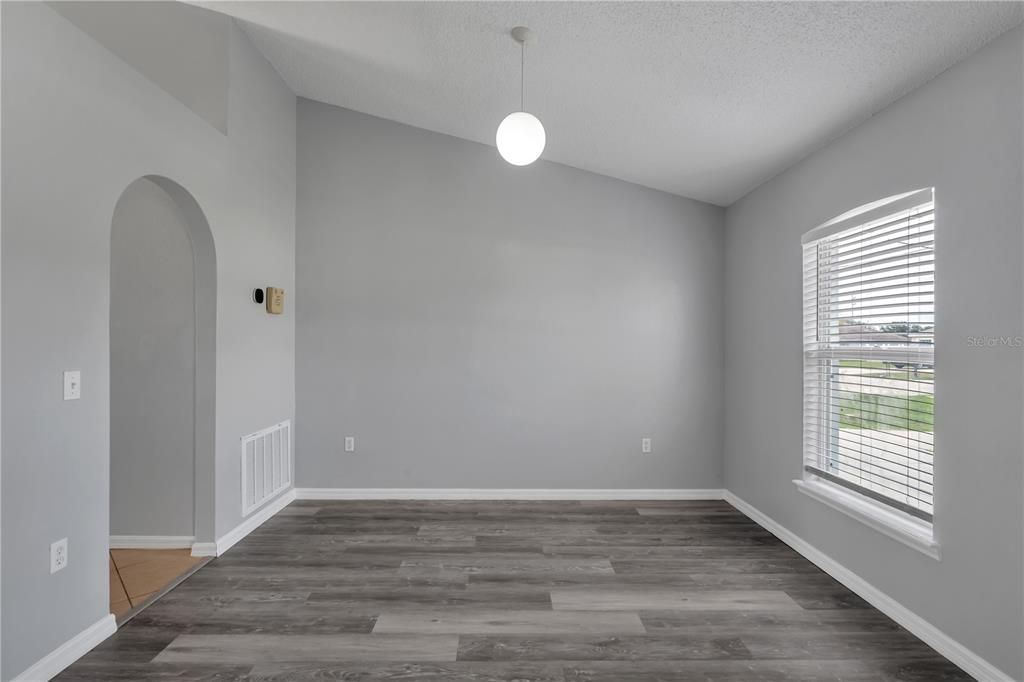 For Sale: $220,000 (3 beds, 2 baths, 1615 Square Feet)