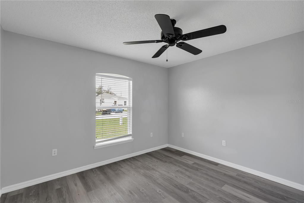 For Sale: $220,000 (3 beds, 2 baths, 1615 Square Feet)