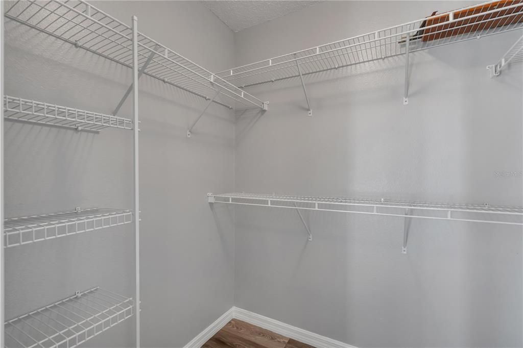 For Sale: $220,000 (3 beds, 2 baths, 1615 Square Feet)