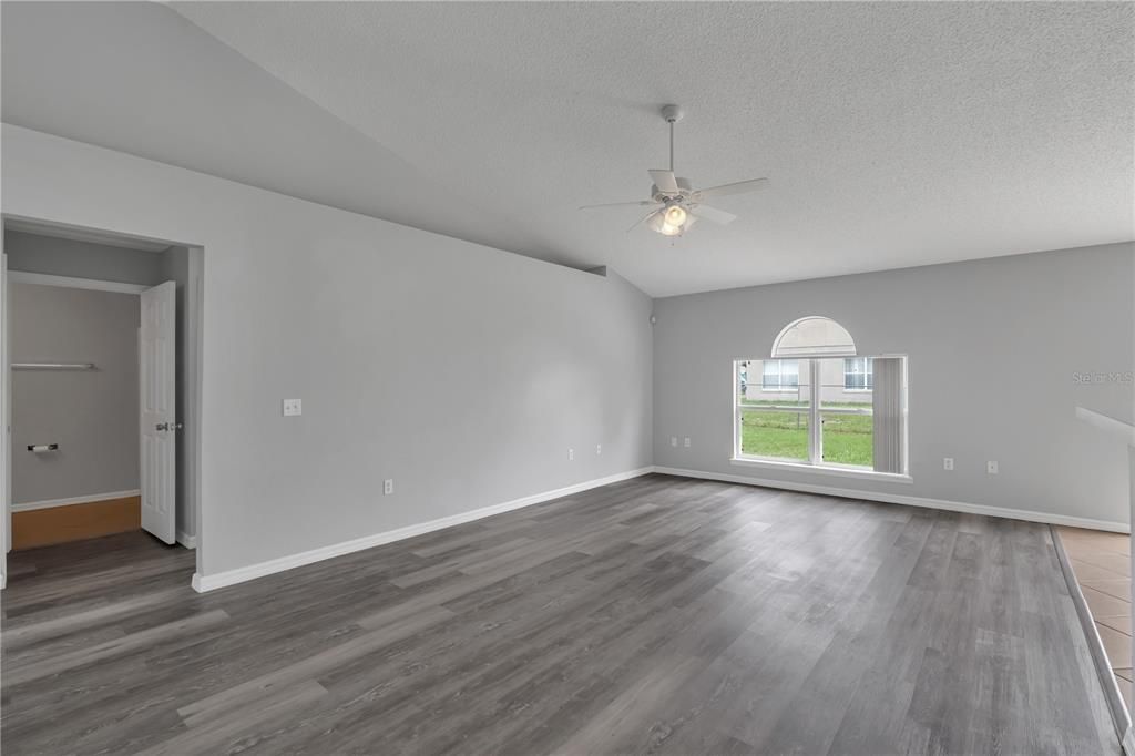 For Sale: $220,000 (3 beds, 2 baths, 1615 Square Feet)