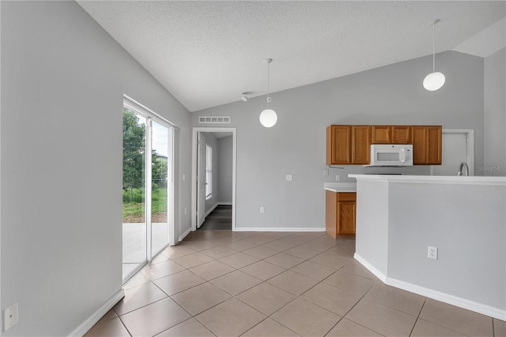 For Sale: $220,000 (3 beds, 2 baths, 1615 Square Feet)