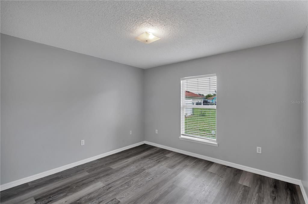 For Sale: $220,000 (3 beds, 2 baths, 1615 Square Feet)