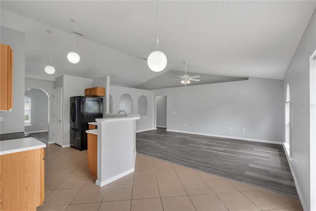 For Sale: $220,000 (3 beds, 2 baths, 1615 Square Feet)