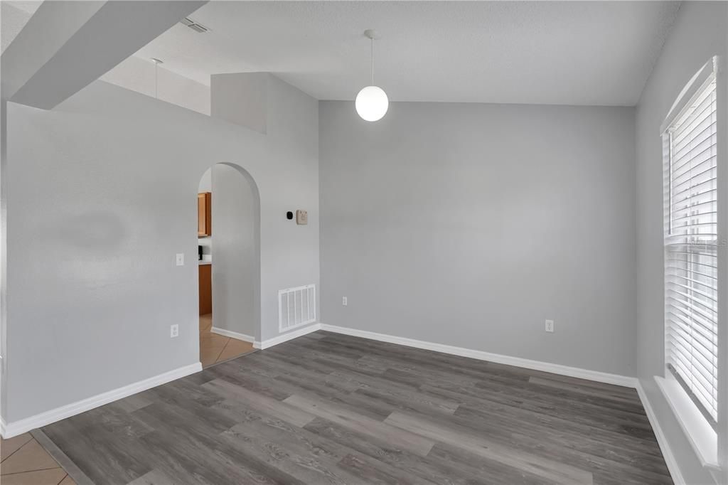 For Sale: $220,000 (3 beds, 2 baths, 1615 Square Feet)