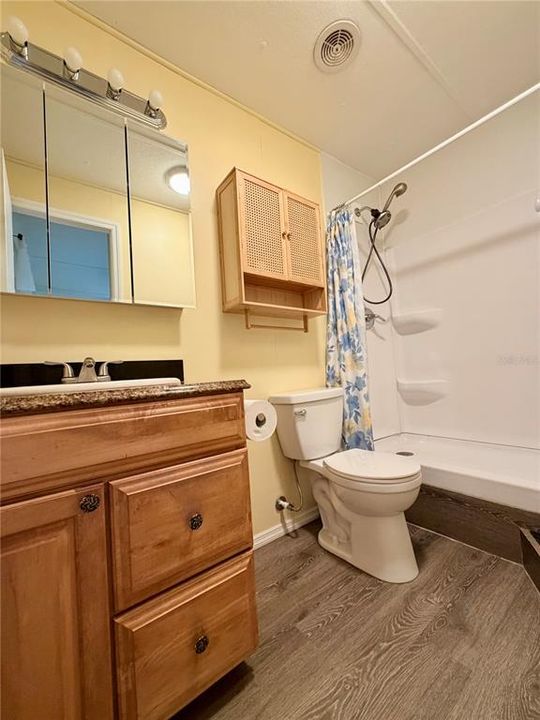 For Sale: $129,900 (3 beds, 2 baths, 1368 Square Feet)