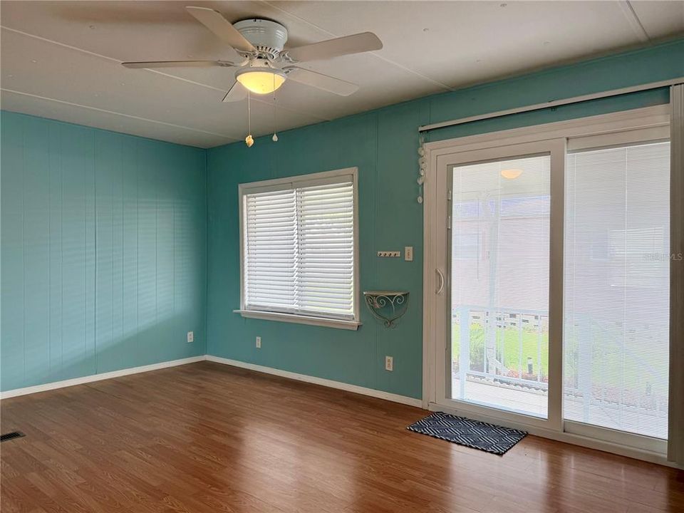 For Sale: $129,900 (3 beds, 2 baths, 1368 Square Feet)