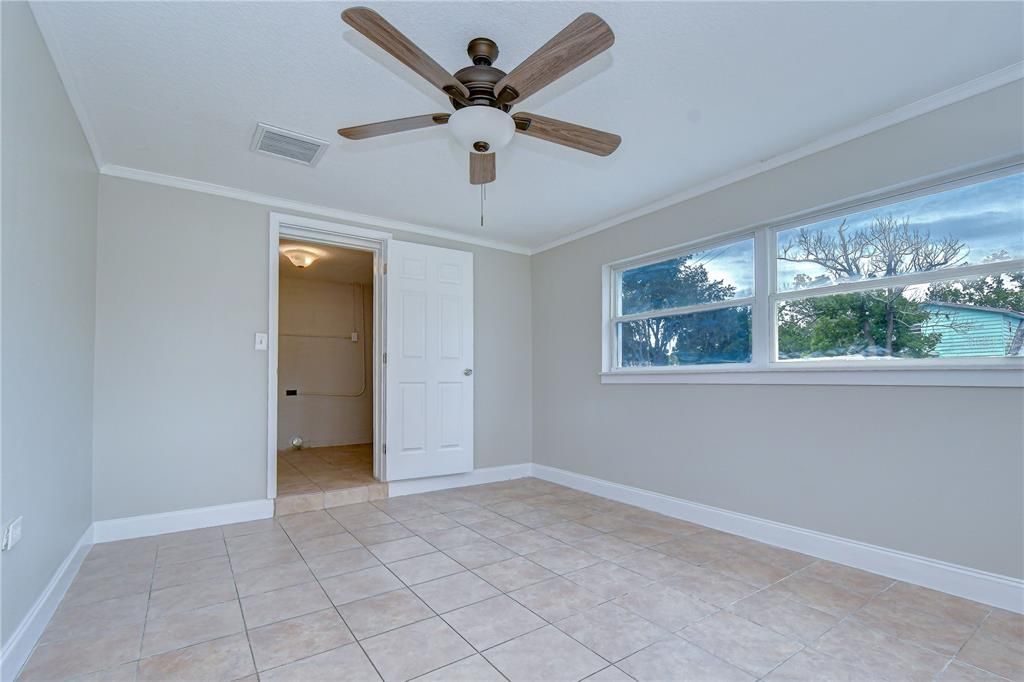For Sale: $235,000 (2 beds, 2 baths, 1180 Square Feet)