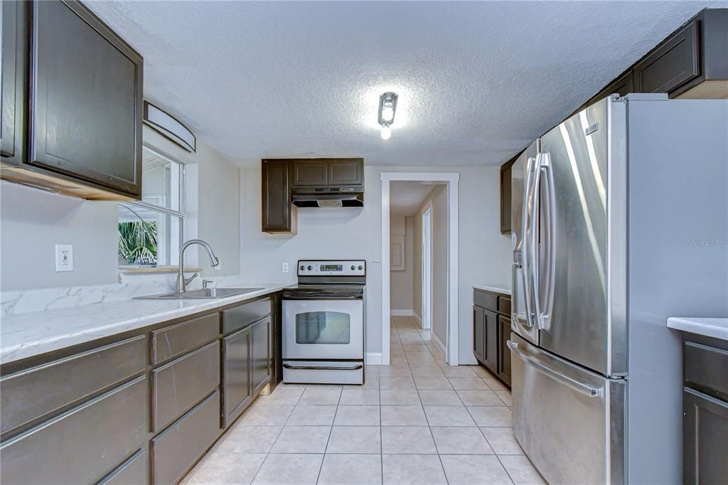 For Sale: $235,000 (2 beds, 2 baths, 1180 Square Feet)