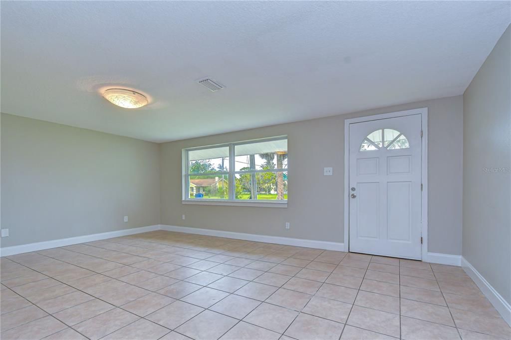 For Sale: $235,000 (2 beds, 2 baths, 1180 Square Feet)