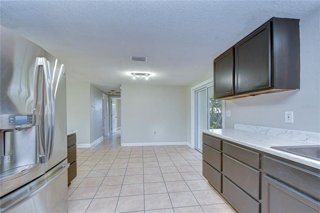 For Sale: $235,000 (2 beds, 2 baths, 1180 Square Feet)