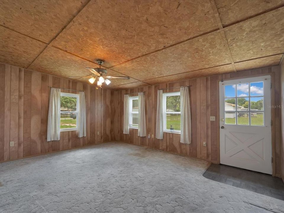 En Venta: $339,000 (3 camas, 2 baños, 1594 Pies cuadrados)