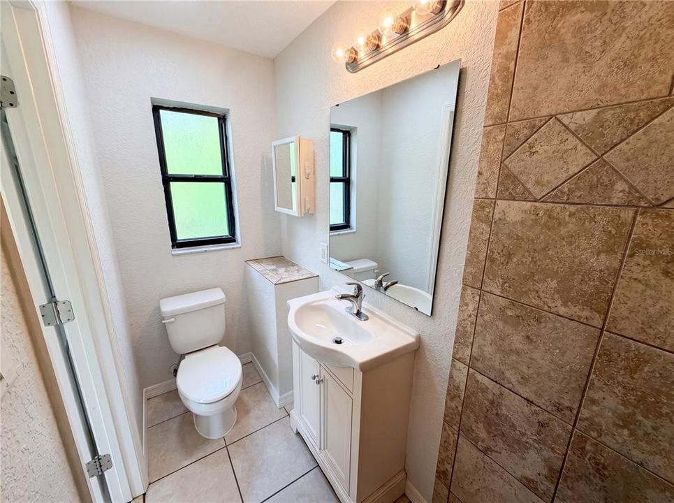 For Sale: $221,000 (3 beds, 2 baths, 1036 Square Feet)