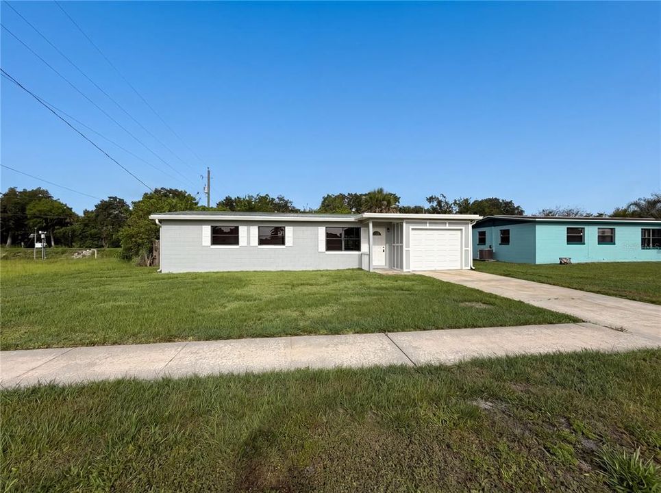For Sale: $221,000 (3 beds, 2 baths, 1036 Square Feet)