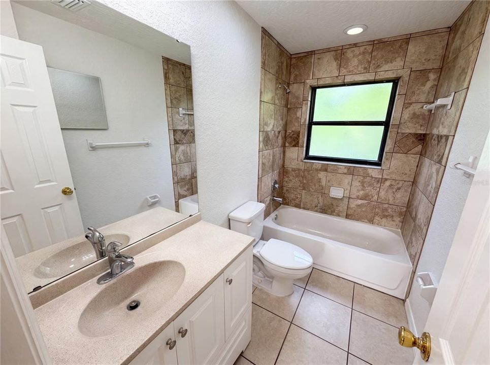 For Sale: $221,000 (3 beds, 2 baths, 1036 Square Feet)