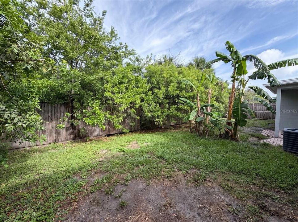 For Sale: $221,000 (3 beds, 2 baths, 1036 Square Feet)