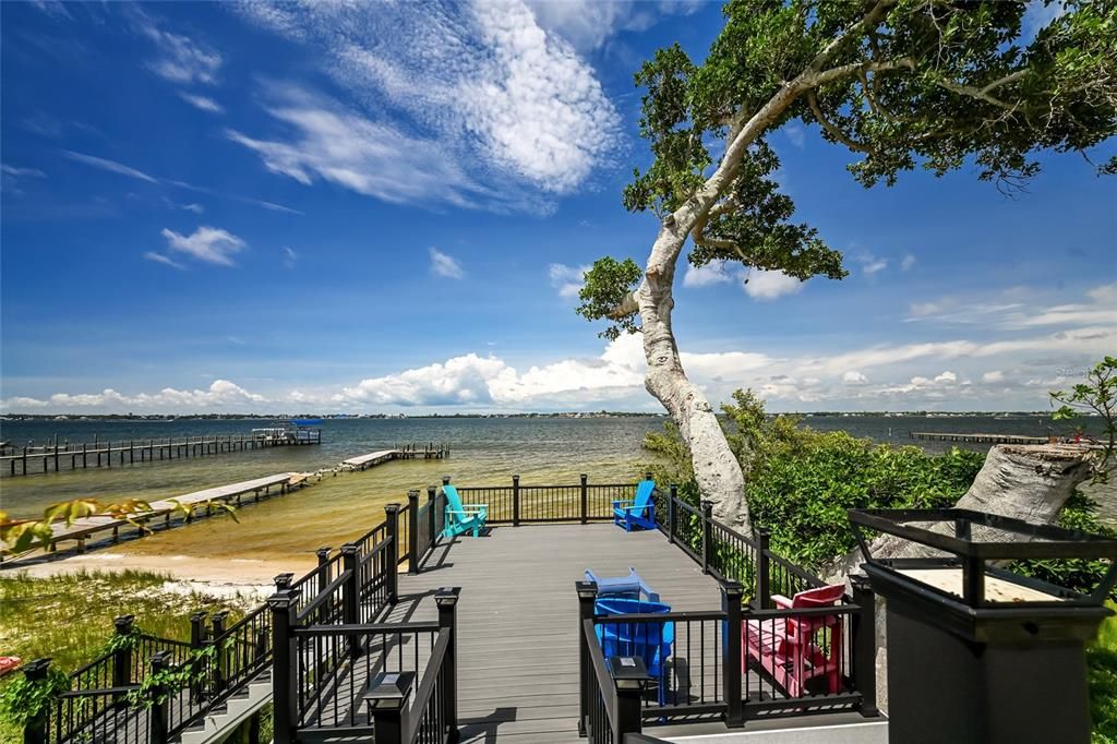 For Sale: $3,590,000 (7 beds, 5 baths, 5609 Square Feet)