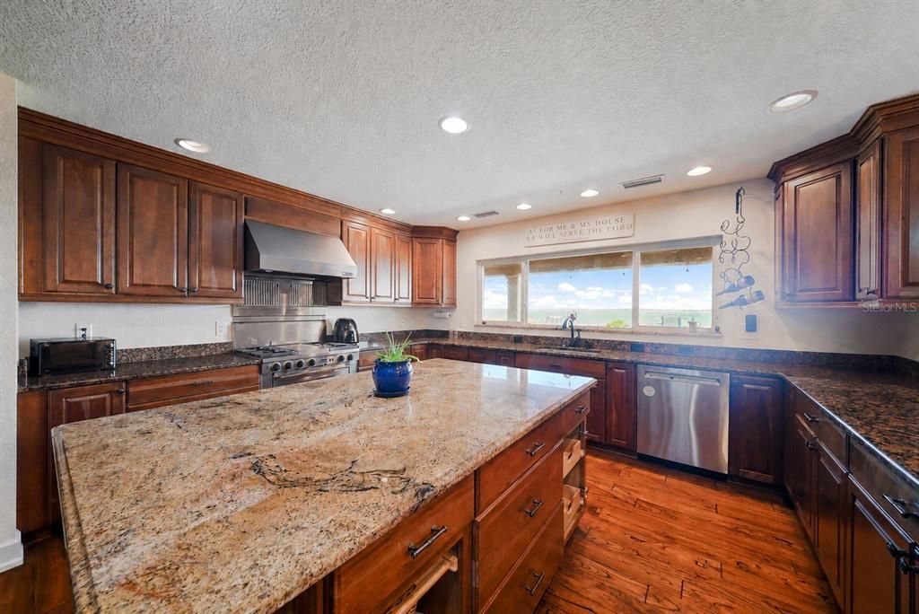 For Sale: $3,590,000 (7 beds, 5 baths, 5609 Square Feet)