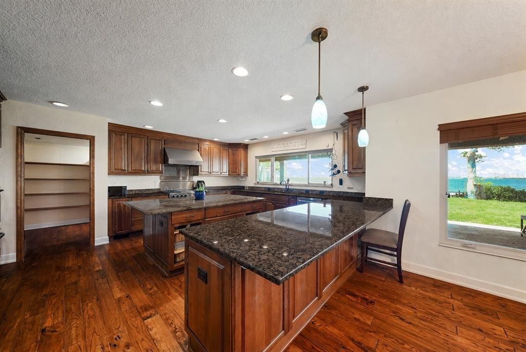 For Sale: $3,590,000 (7 beds, 5 baths, 5609 Square Feet)