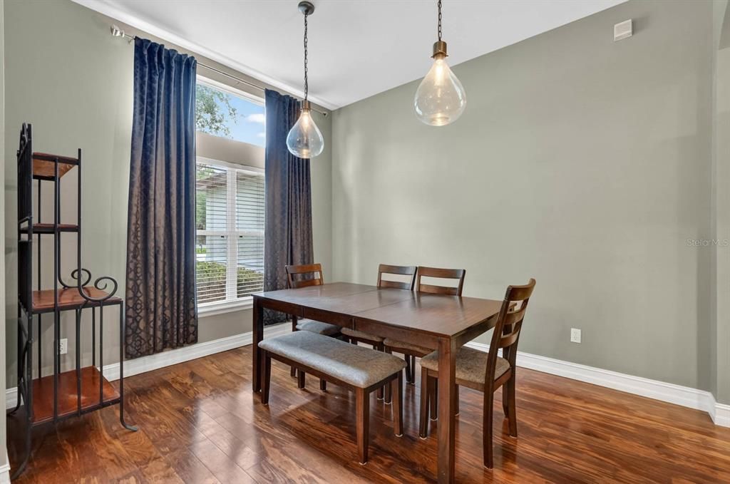 En Venta: $375,000 (4 camas, 2 baños, 2273 Pies cuadrados)