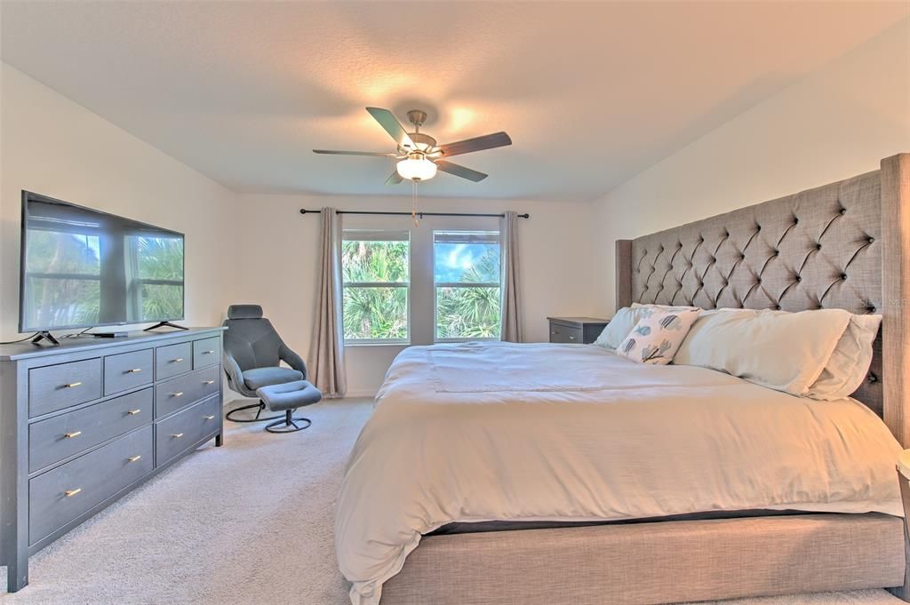 For Sale: $359,900 (2 beds, 2 baths, 1569 Square Feet)