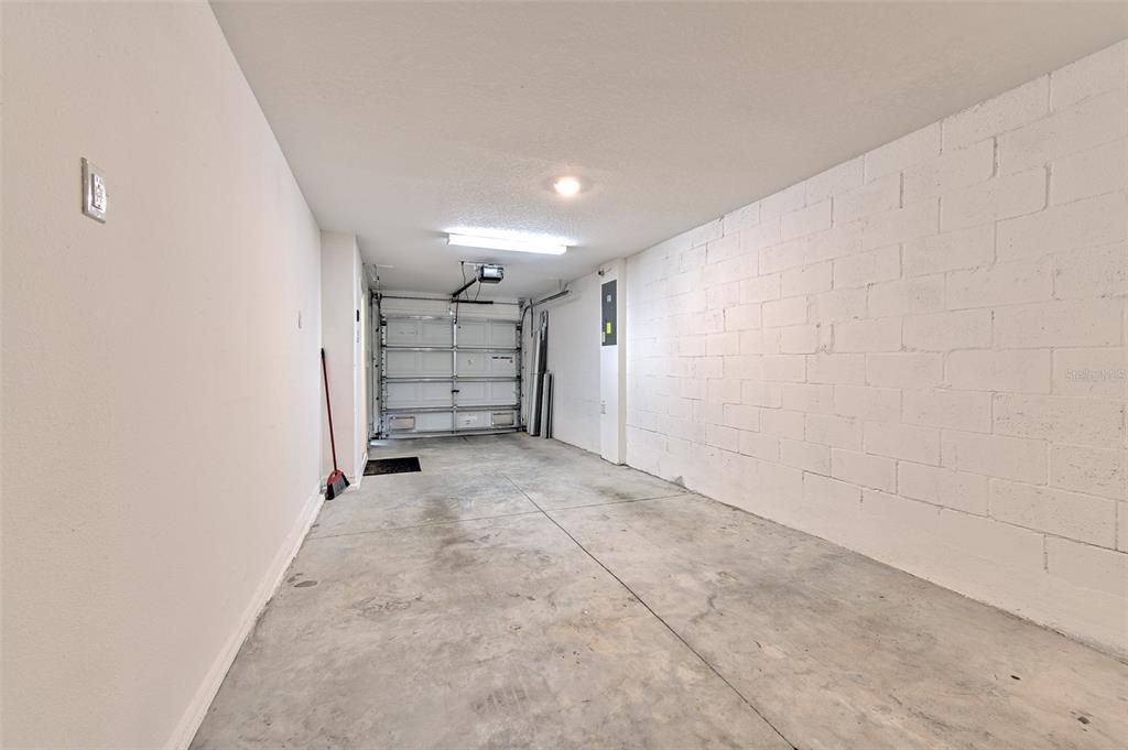 For Sale: $359,900 (2 beds, 2 baths, 1569 Square Feet)