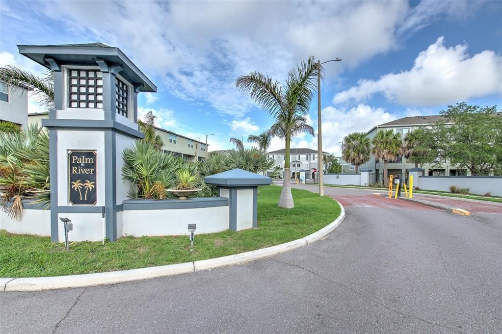 For Sale: $359,900 (2 beds, 2 baths, 1569 Square Feet)