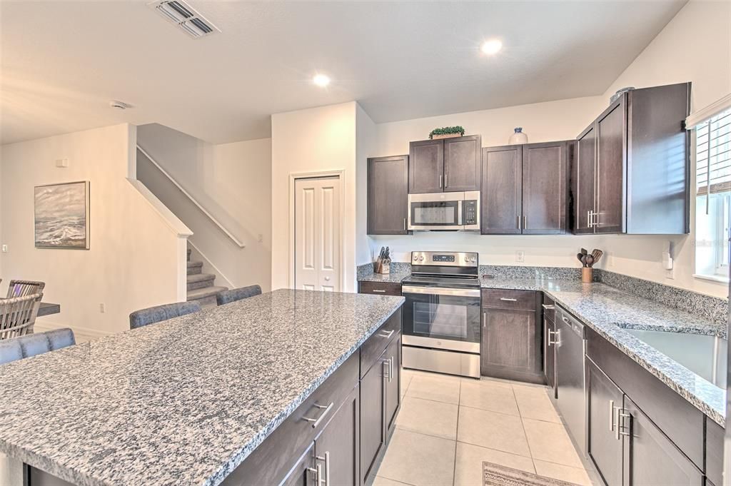 For Sale: $359,900 (2 beds, 2 baths, 1569 Square Feet)