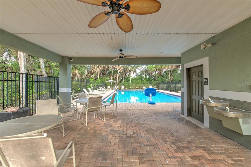 For Sale: $359,900 (2 beds, 2 baths, 1569 Square Feet)