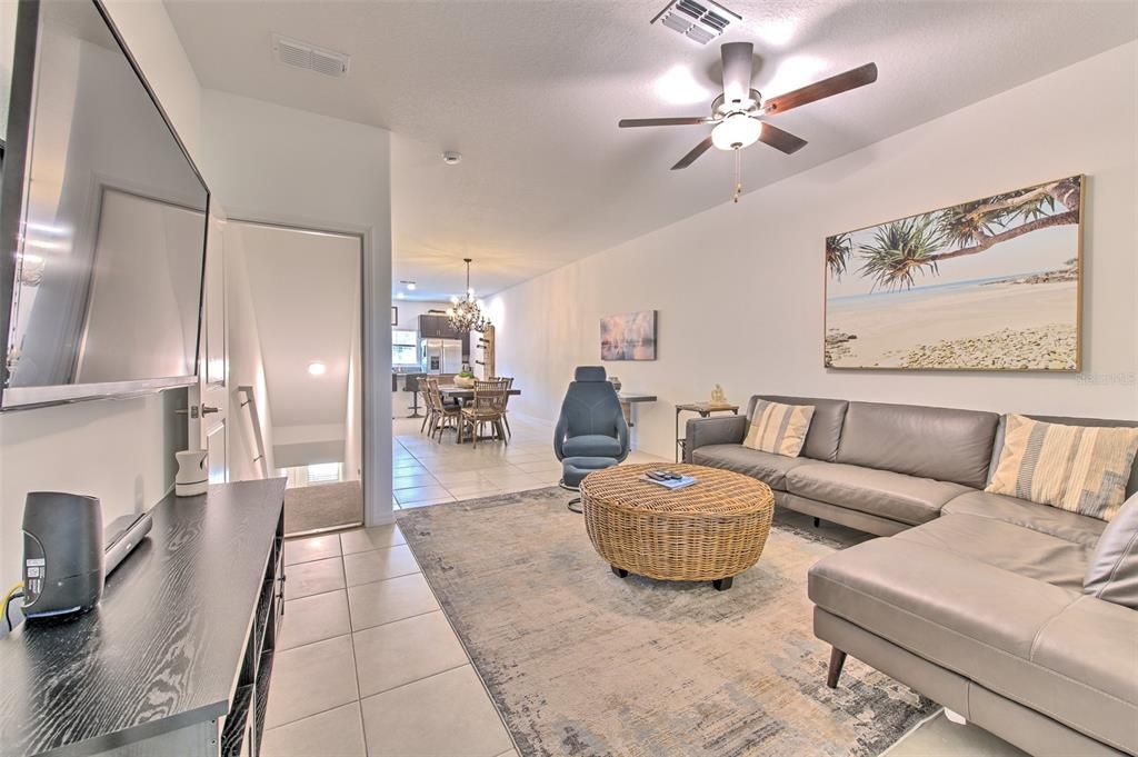 For Sale: $359,900 (2 beds, 2 baths, 1569 Square Feet)